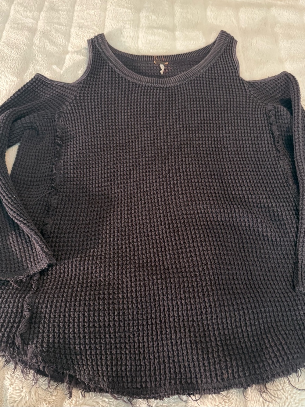 Free People Faded Black Waffle Knit Cold Shoulder Long Sleeve Top Size L - Picture 6 of 9